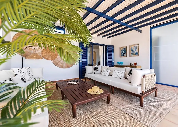 Вілла Azur By Aura